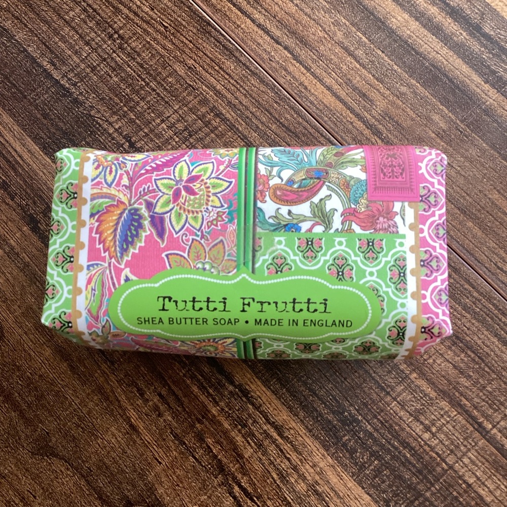Michel Artisanal Bar Soap Violets & Berries Scent Made in England Tutti Frutti‎